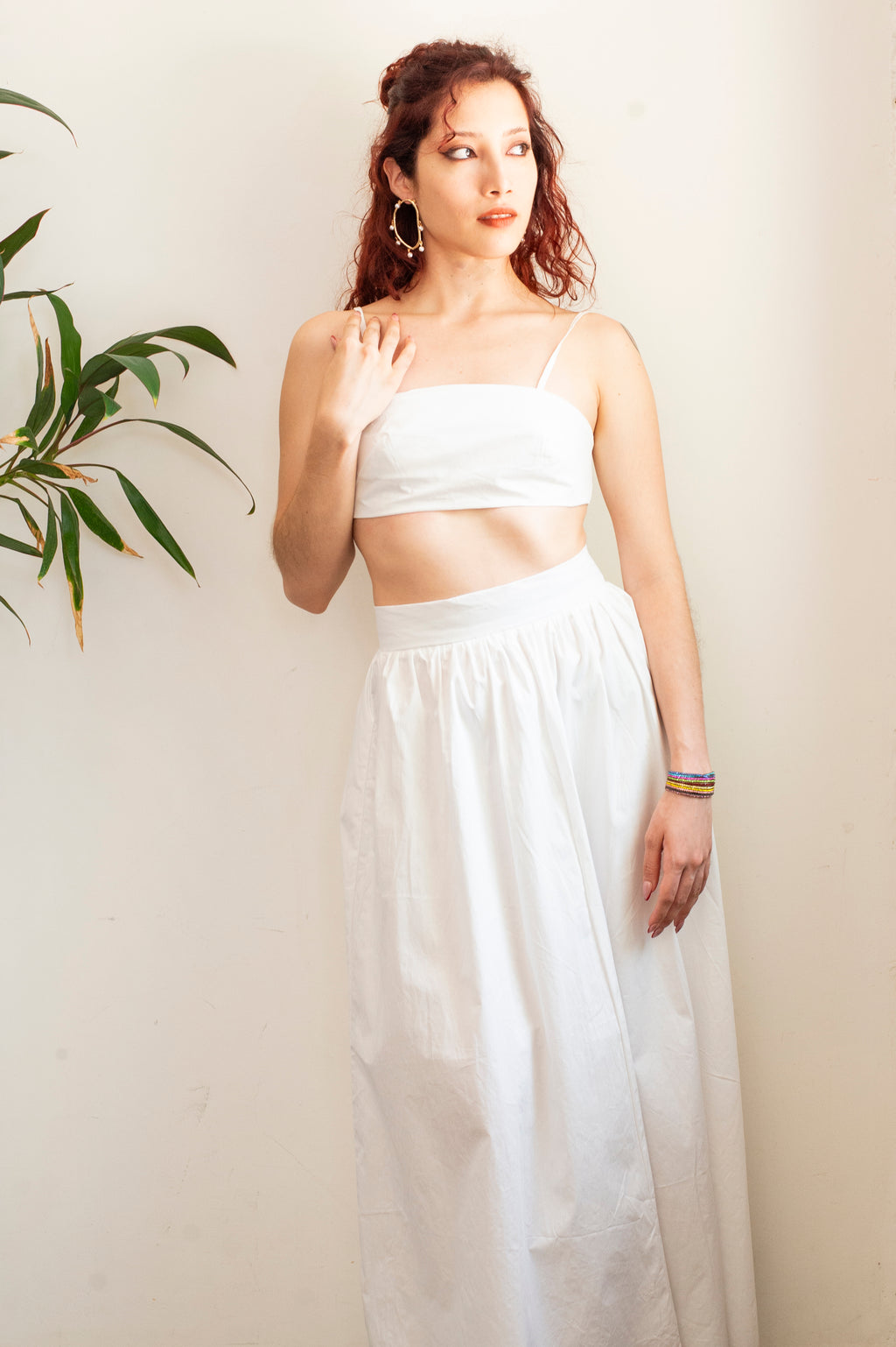 Conjunto blanco de falda larga y top