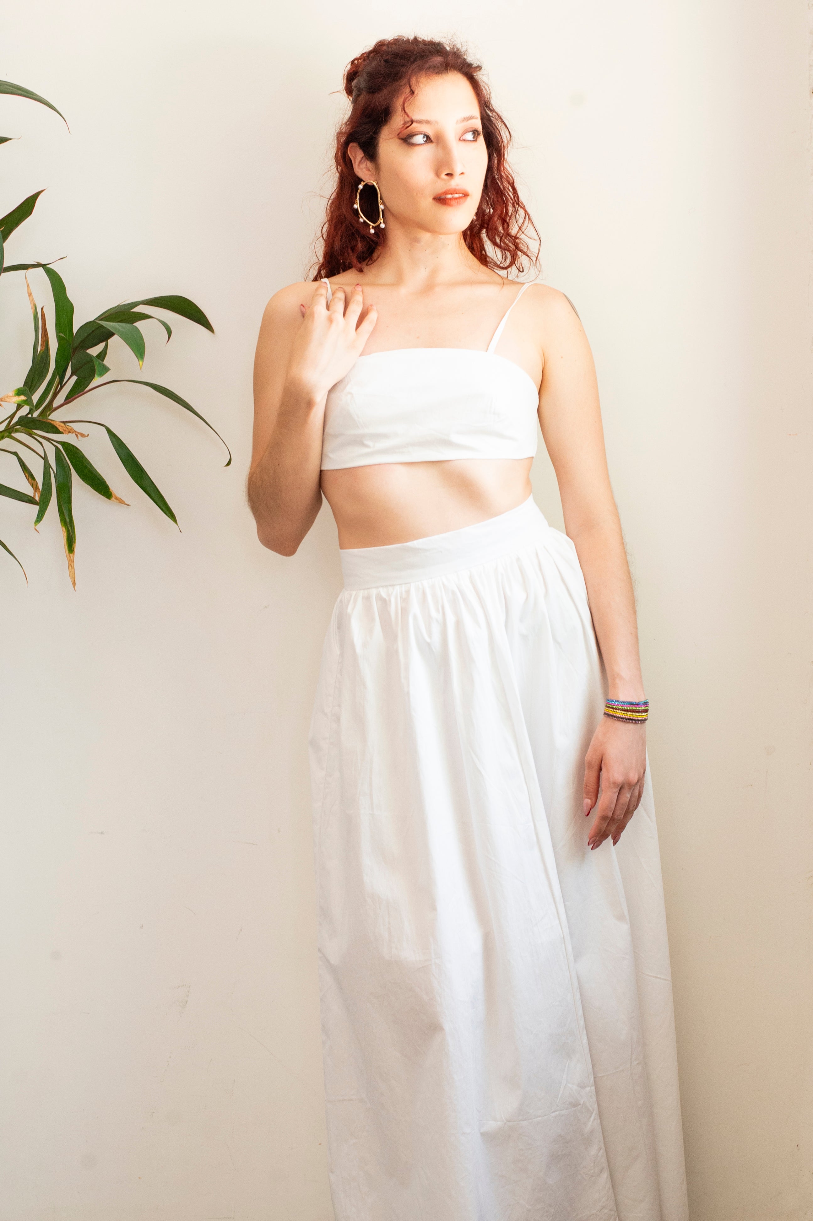 Conjunto blanco de falda larga y top