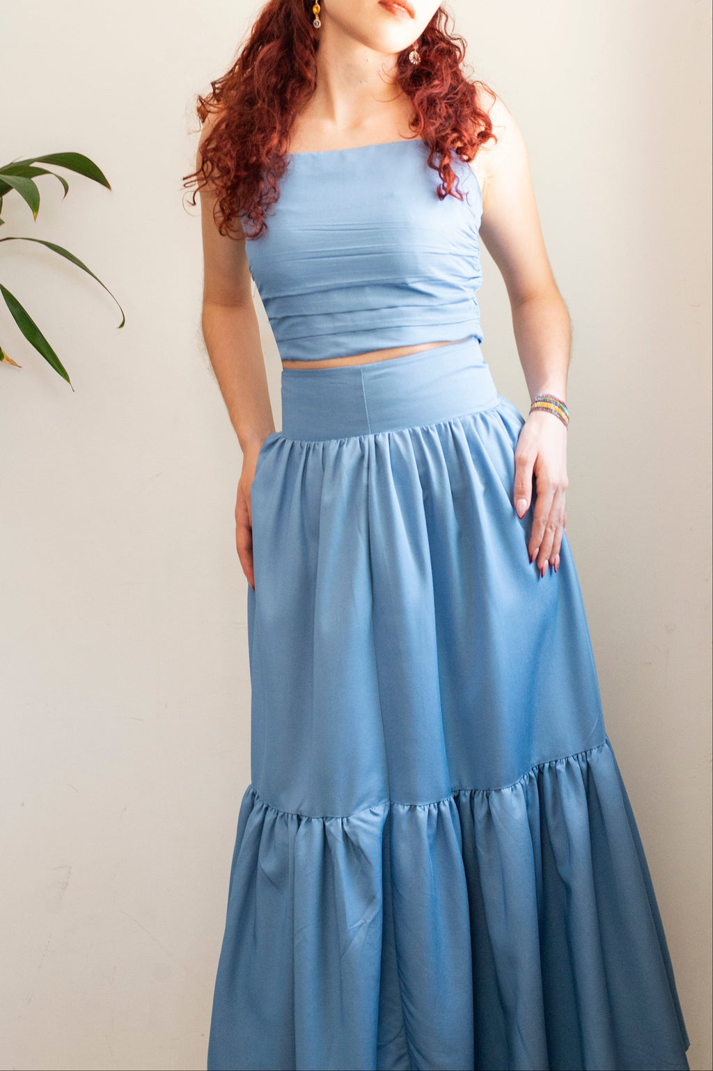 Conjunto falda larga y top azul