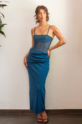 Vestido azul con transparencia
