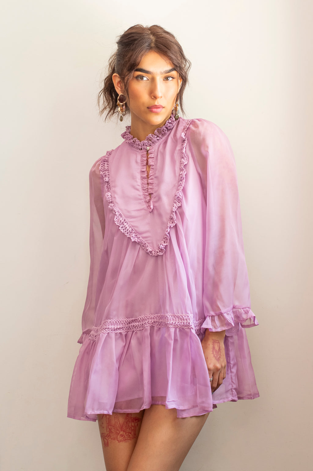 Vestido morado de gasa