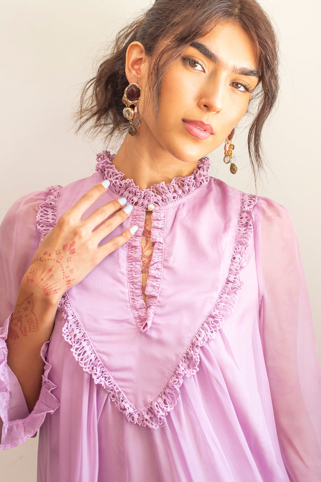 Vestido morado de gasa